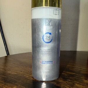 Bellow Zero Arctic Clay Pore Purifying Lava Foam Cleanser